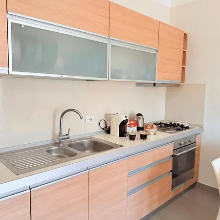 דירה Comfy In Durres 100 Meters From The *