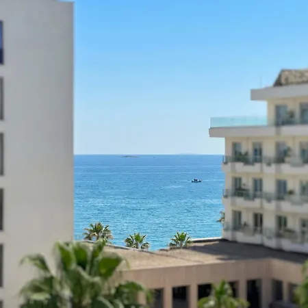 Comfy In Durres 100 Meters From The דירה *
